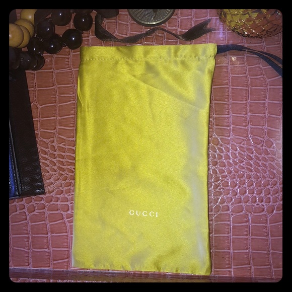 GUCCI๐ - Picture 1 of 4